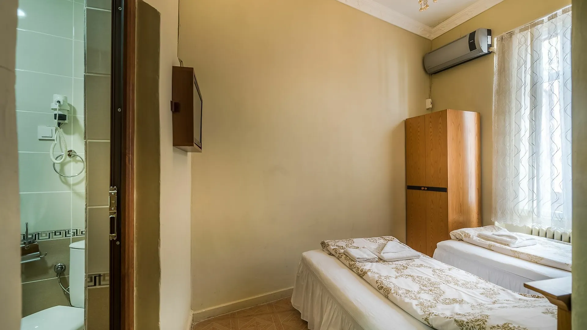 Yeni Hotel Istanbul 2*,  Turkey